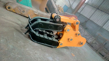 1000-2200mm Lebar Pembukaan Excavator Log Grapple Untuk Hitam / Kayu Biru / Pohon / Tock Grabbing