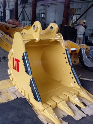 Kapasitas Excavator Bucket Q355B NM400 Hardox500 Tungsten Teeth Pemotongan 800-1200mm