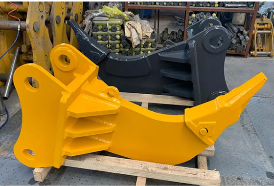 Excavator Kuning yang Kuat Stump Ripper Alat Penggalian Kekuatan Luar Biasa Untuk Ekstraksi Akar Pohon